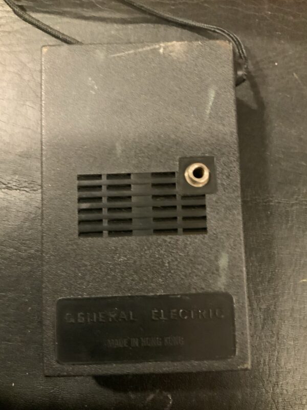 Vintage GE General Electric Solid State AM Radio - Model P-2790 Works - Image 2