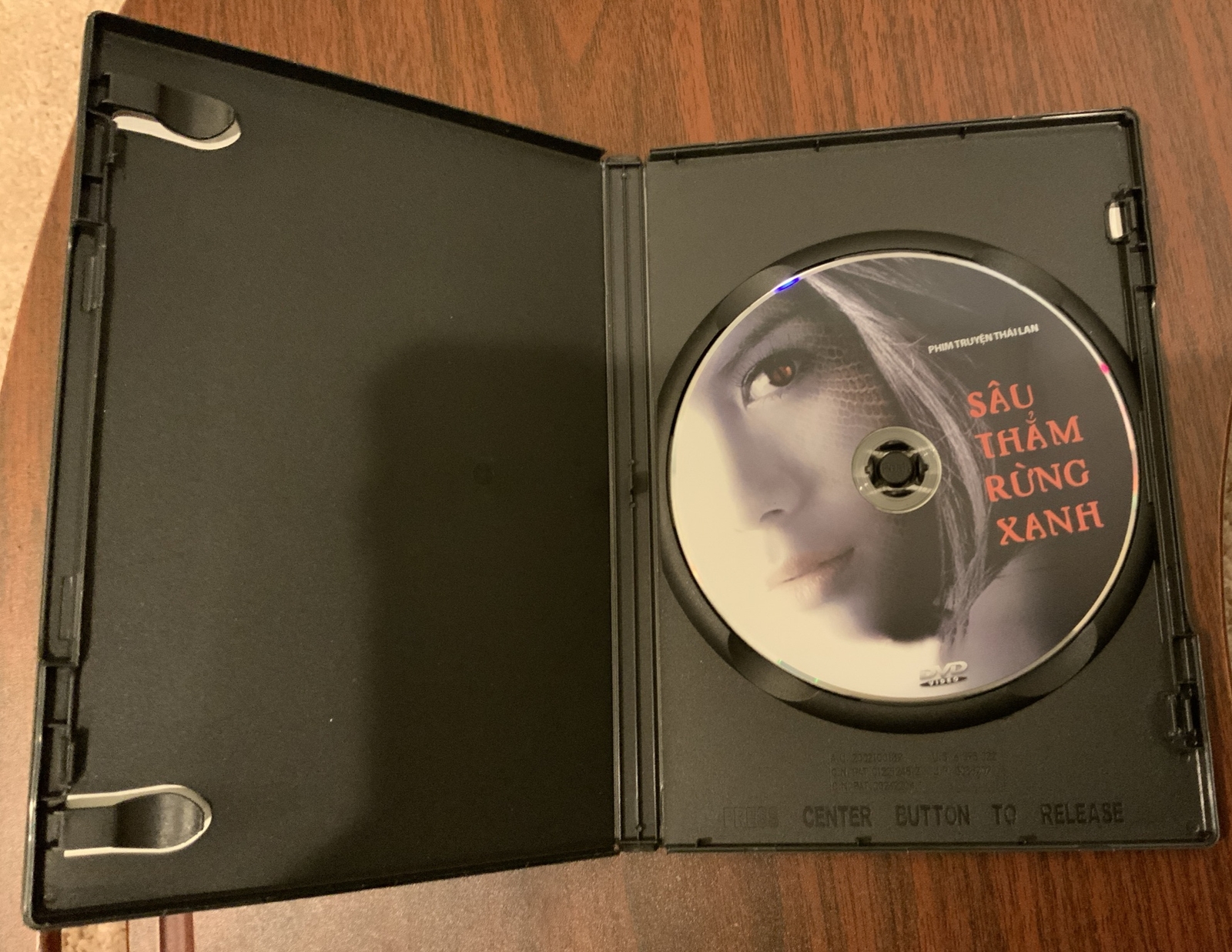sâu thẳm rừng xanh (2012 Vietnamese Language DVD) Out Of Print - Image 3