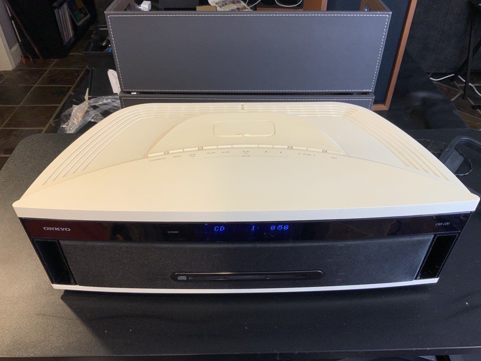 Rare Onkyo Aero Sound System - CBX-Z20 w/Remote Retro White CD iPod Dock Tested