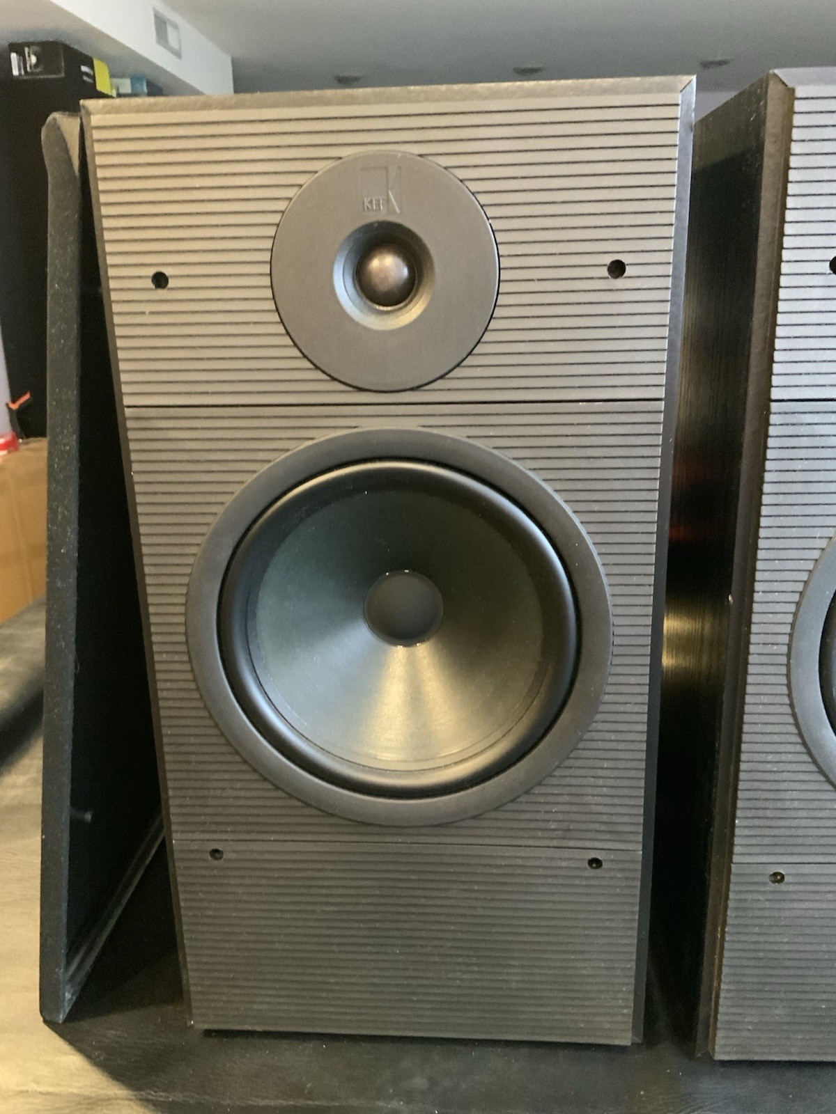 Audiophile Brand KEF Speakers K 140 / K140 / SP 3133 8 OHM, Banana Jack VIDEO - Image 3