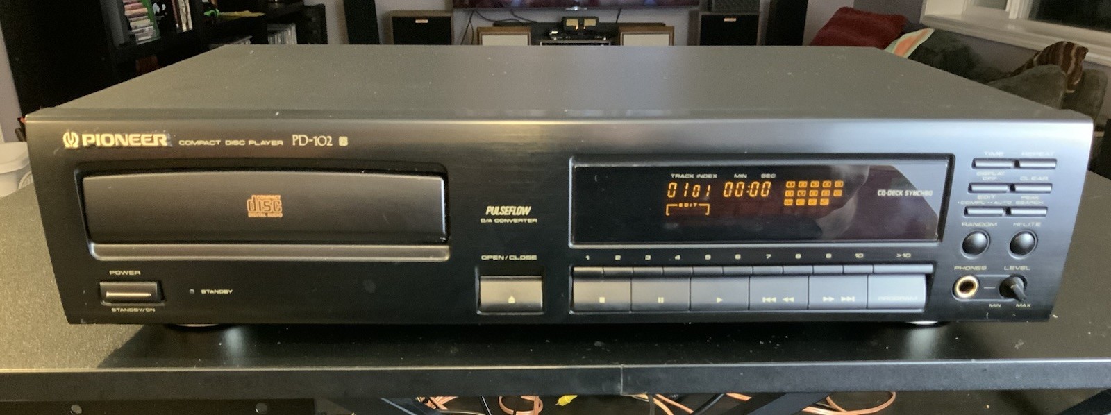 Pioneer PD-102 Vintage HiFi Stereo CD Player Compact Disc Tested See Video - Image 2