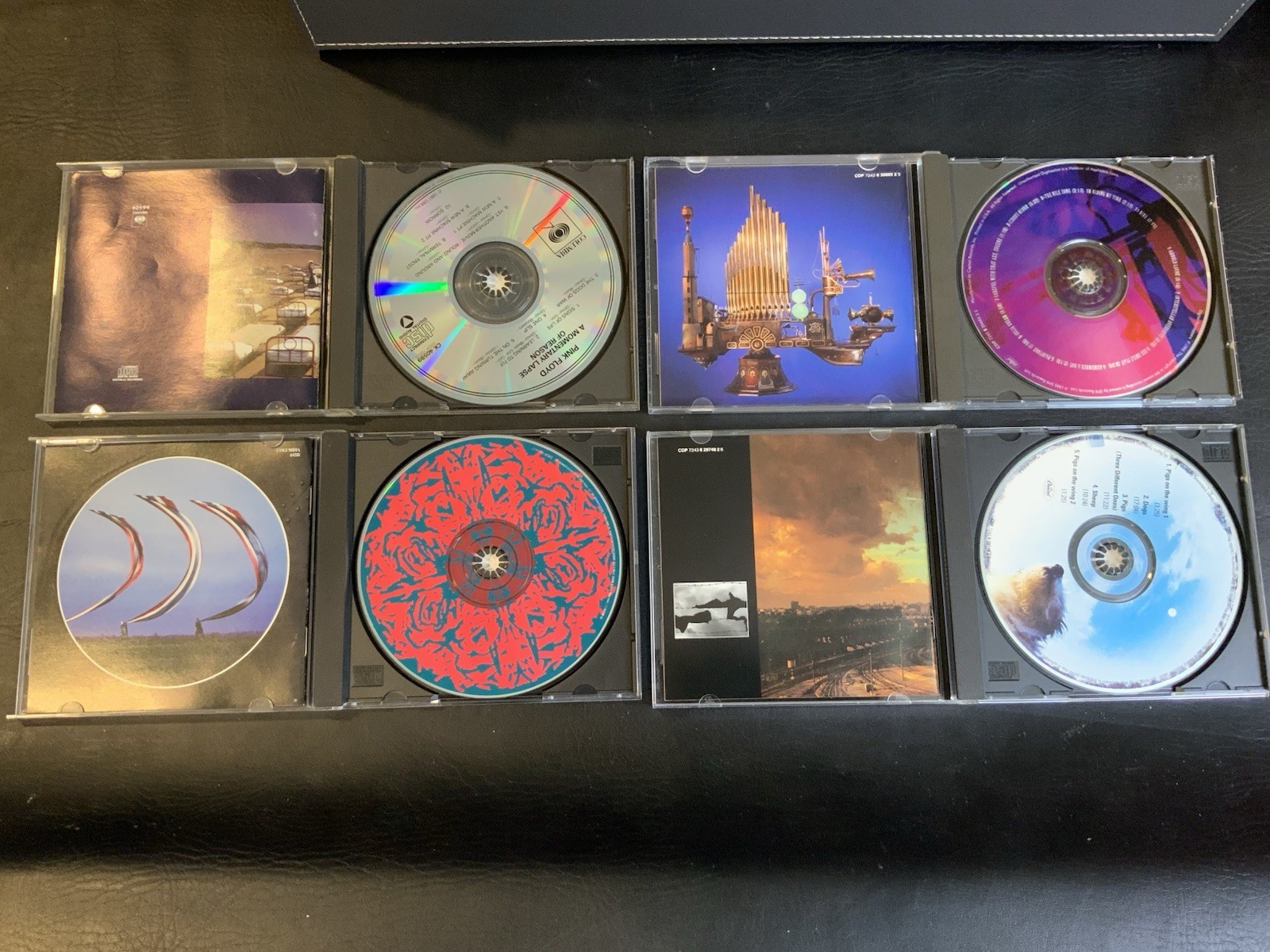 Lot of 4 Pink Floyd CDs - Relics, Animals, The Division Bell, Momentary Lapse - Image 3