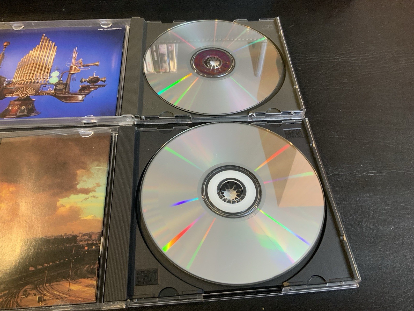 Lot of 4 Pink Floyd CDs - Relics, Animals, The Division Bell, Momentary Lapse - Image 5