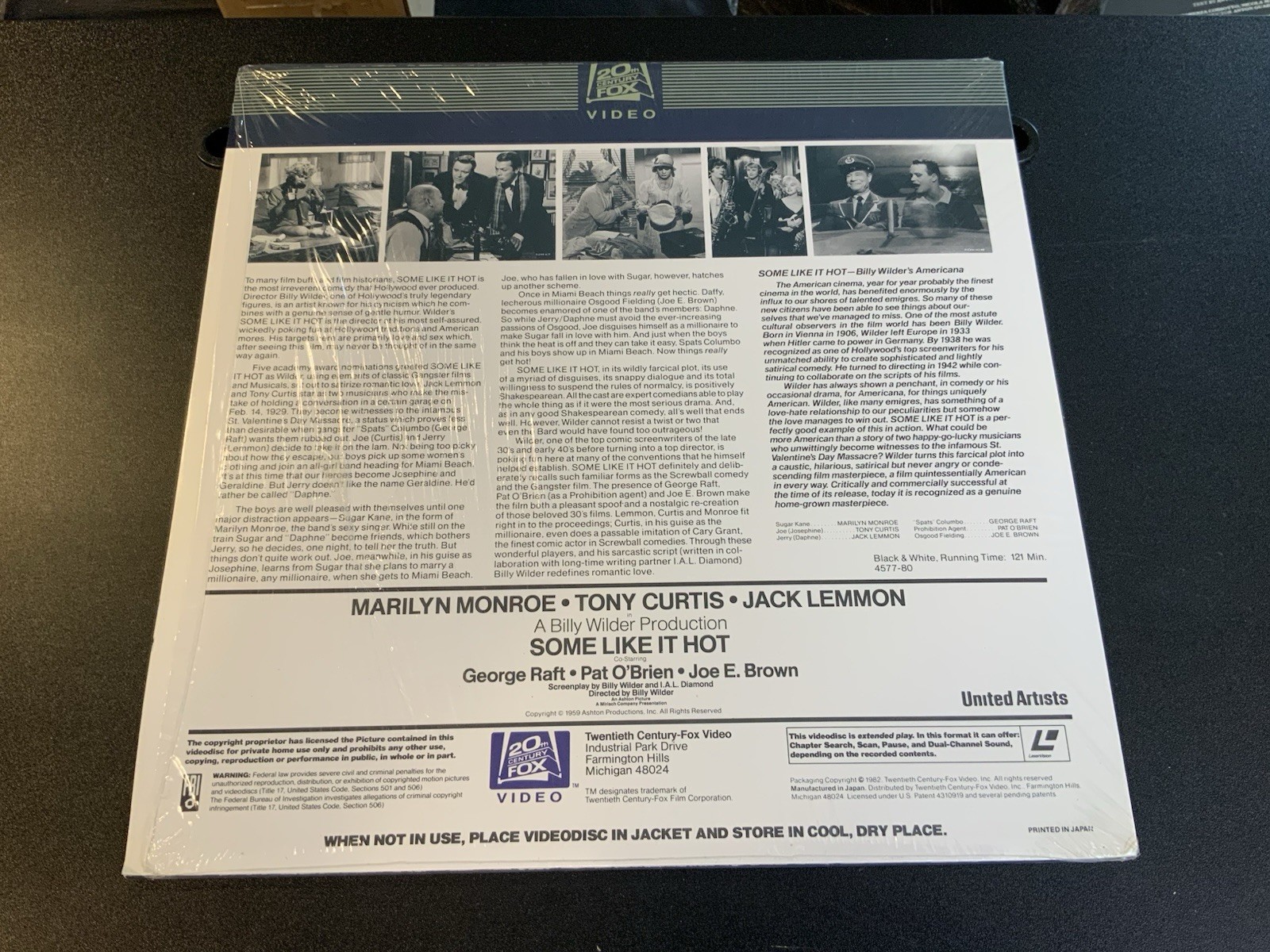 Some Like It Hot 12" Laser Video Disc Movie Extended Play 2 Discs Marilyn Monroe - Image 2