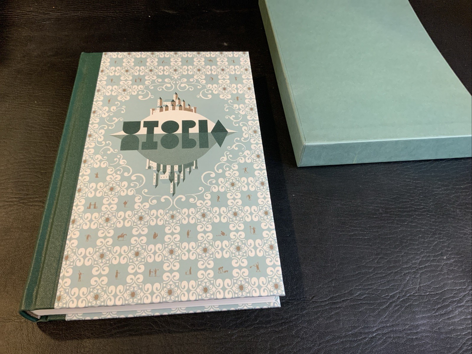 Thomas More Utopia Folio Society Edition with Slipcase Illustrated 2011 Like New - Image 2