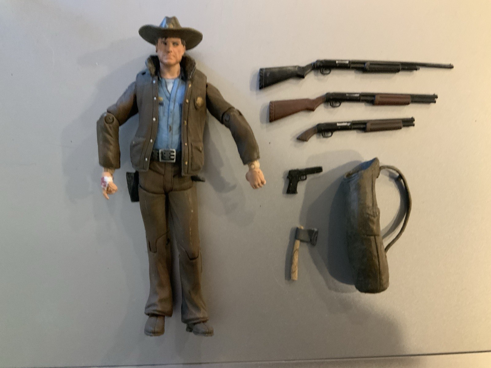 The Walking Dead Sheriff Rick Grimes Action Figure McFarlane + Accessories - Image 3