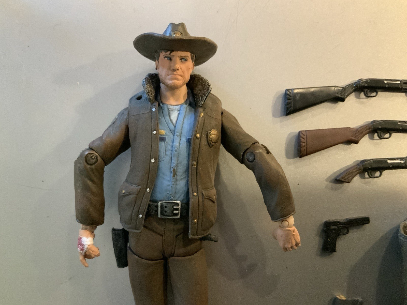 The Walking Dead Sheriff Rick Grimes Action Figure McFarlane + Accessories - Image 4