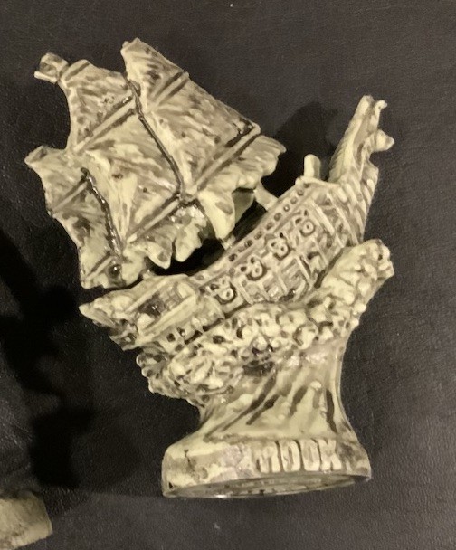 Pirates of the Caribbean Dead Man's Chest 2006 Chess Set Parts Green Rook Ship - Image 3