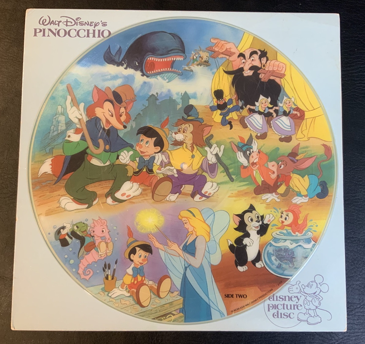 2 Vintage Walt Disney Picture Disc Pinocchio & The Fox and the Hound Vinyl NICE - Image 6