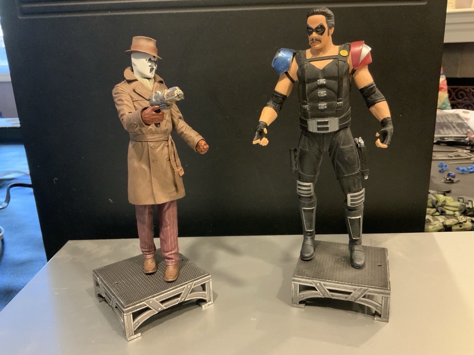 WATCHMEN DC Direct Loose 2 Figure Lot | Comedian & Rorschach See Pics - Image 2